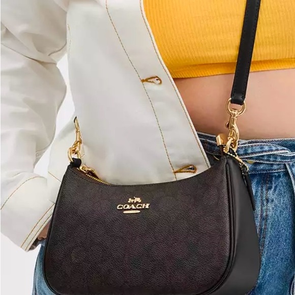 Coach Brown Leather Shoulder Bag - Picture 3 of 12